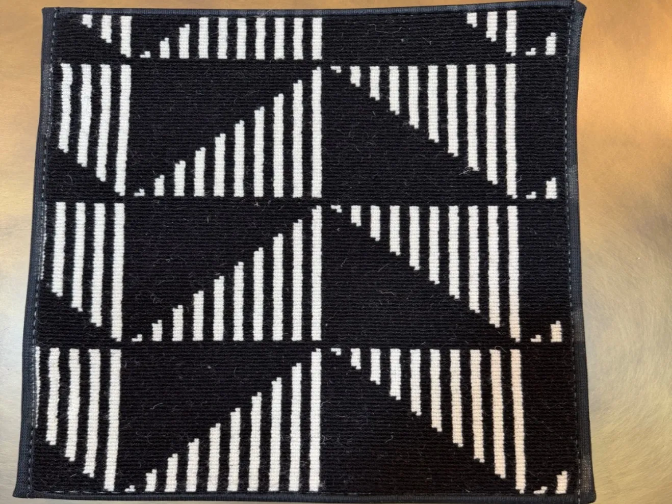 Signal Flag White Field/Black